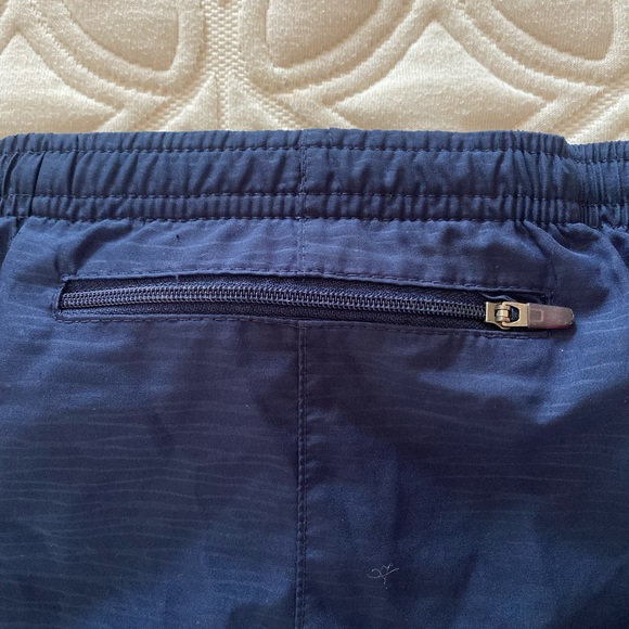 Navy blue Nike running shorts for working out - Picture 2 of 4